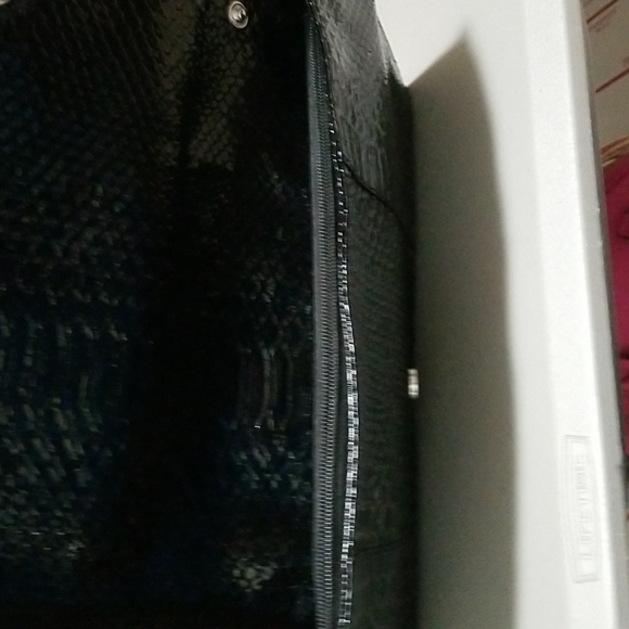 Black faux snakeskin pattern Envelope Clutch - Picture 3 of 5